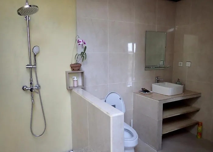 酒店 Wonder Dive Bali Villa's 图兰奔