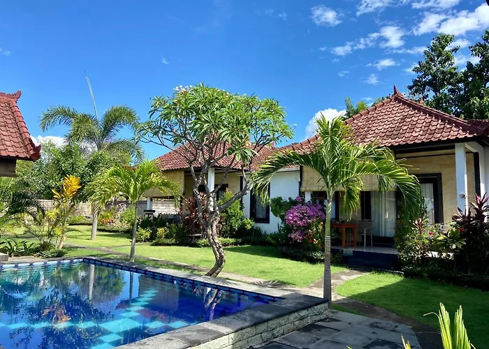 Wonder Dive Bali Villa's 酒店 图兰奔