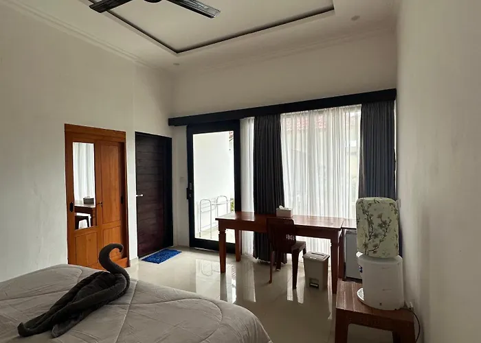 酒店 Wonder Dive Bali Villa's 图兰奔