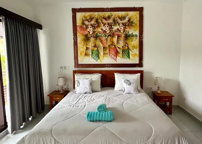Wonder Dive Bali Villa's 酒店 图兰奔