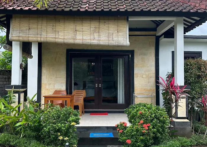酒店 Wonder Dive Bali Villa's 图兰奔